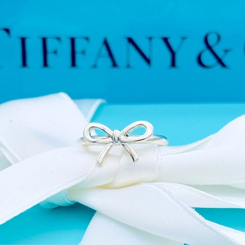 Tiffany & Co. SS Retired Bow Ring Size 6 EUC